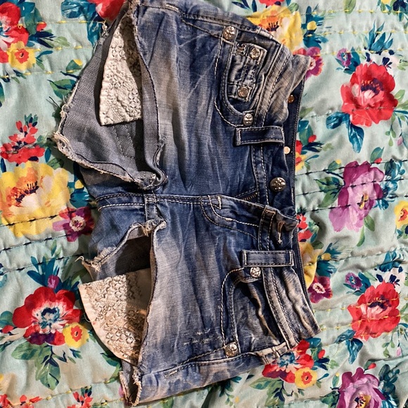Miss Me ( shorts) sz 24 NWOT - Picture 3 of 6